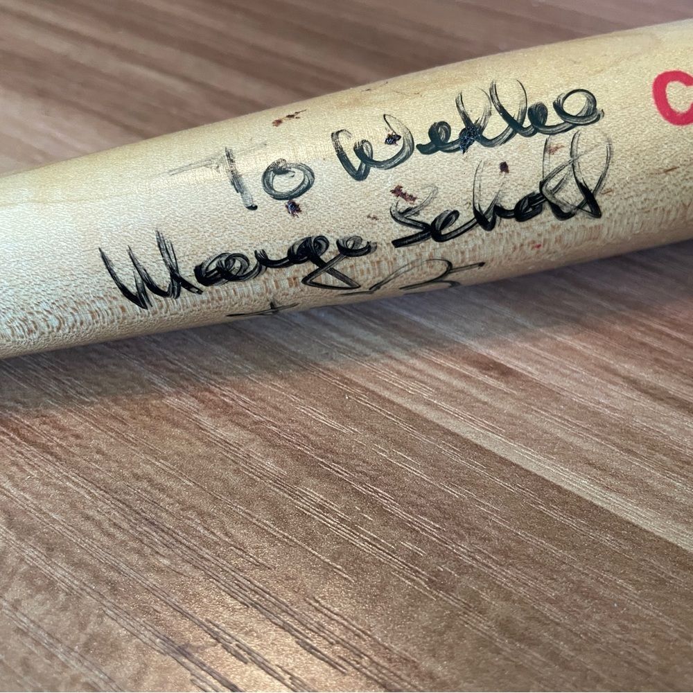 Autographed Marge Schott Cincinnati Reds Mini Bat - Picture 6 of 7